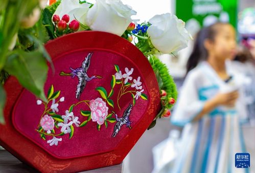 消博会·国货之光 工艺美术品绽放中国之美